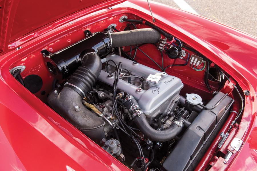 Моторный отсек Alfa Romeo Giulietta Spider Veloce Competizione (750) 1956 года  (фото 32 из 38)